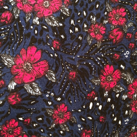 Lularoe Randy Tee - Picture 3 of 6